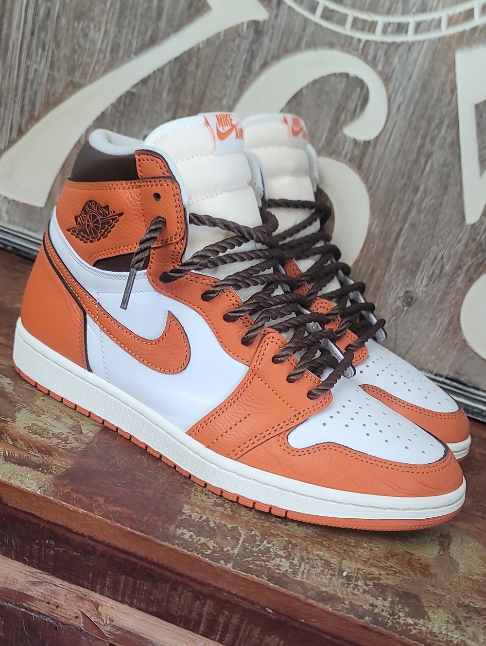 Nike Air Jordan 1 Retro High OG 'Starfish' Mens 10 (Good/Like New) - Picture 2 of 16
